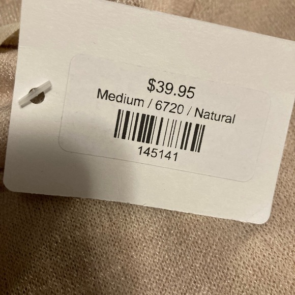 👚(bundle 4 items w/👚for $16) NWT beige bodysuit - Picture 4 of 7